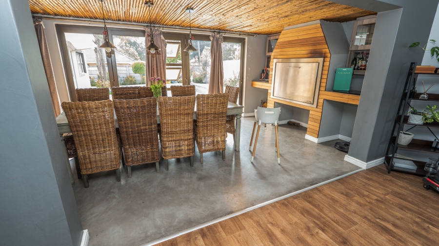 4 Bedroom Property for Sale in De La Haye Western Cape